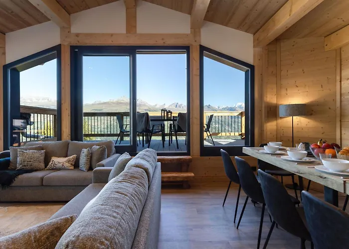 Mathilde Les Coches Saturday Changeover Шале Ла-Плань